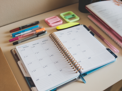 Comment préparer un planning de révisions sur 10 jours avant le bac quand on a des cours à rattraper