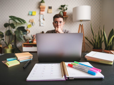 Comment récupérer une matière en un mois grâce à un plan quotidien, fiches actives et exercices corrigés ciblés